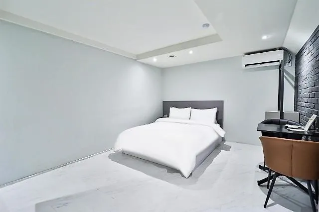 Motel Lenis Seomyeon Busan